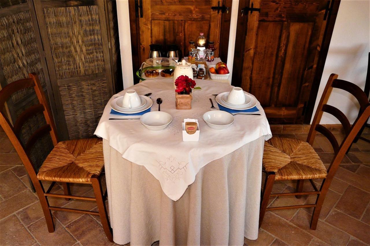 토티 Casale Le Orme B&B 외부 사진