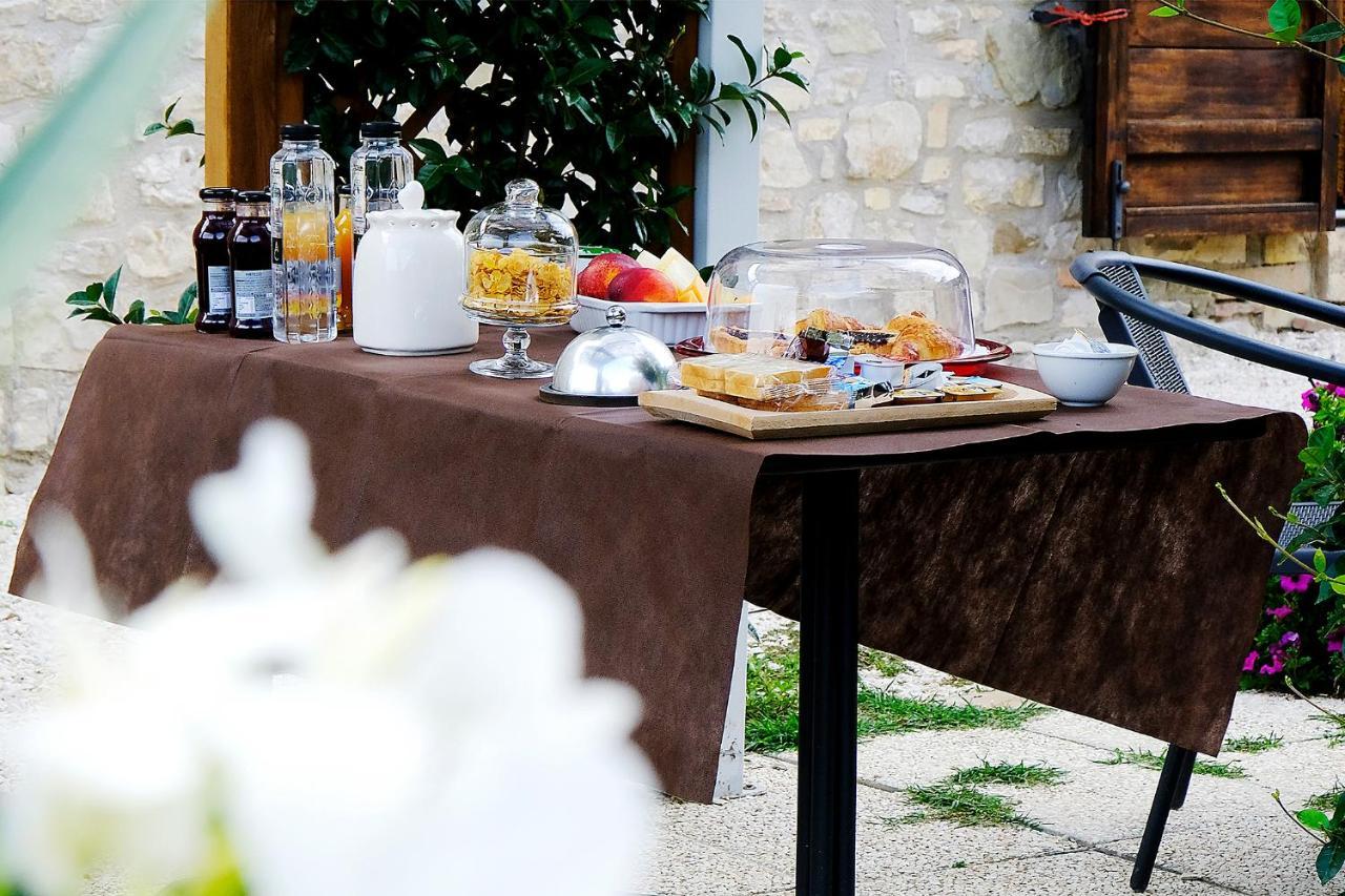 토티 Casale Le Orme B&B 외부 사진