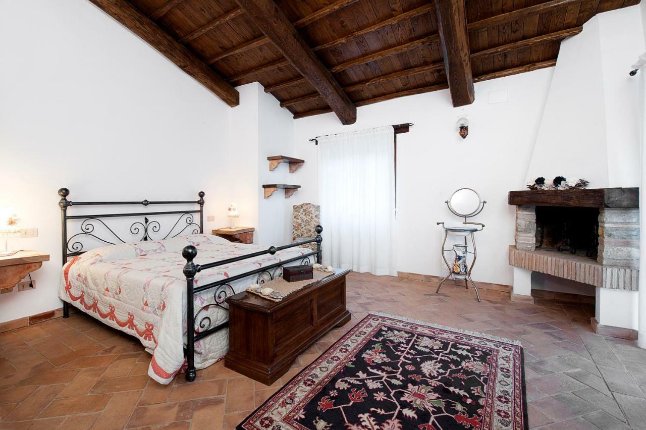 토티 Casale Le Orme B&B 외부 사진